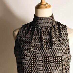 VINTAGE 100% Silk Chainlink Old Money Sleeveless Mockneck Blouse Small